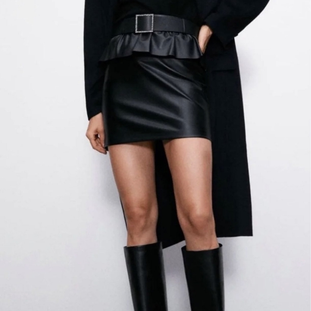NWOT Lined Faux Leather Zara Midi Skirt with Ruffle & Belt Size S